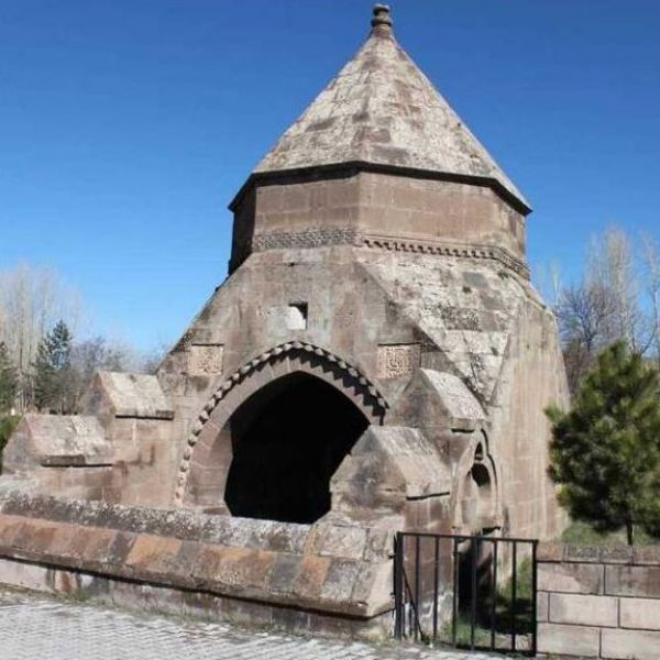 Emir Ali Kümbeti › Gezi Rehberi | Ahlat | Bitlis