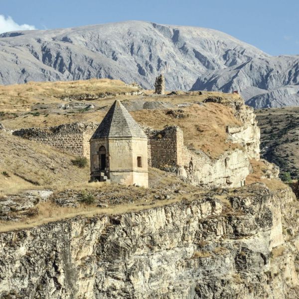 Gözcü Baba Türbesi › Gezi Rehberi | Kemah | Erzincan