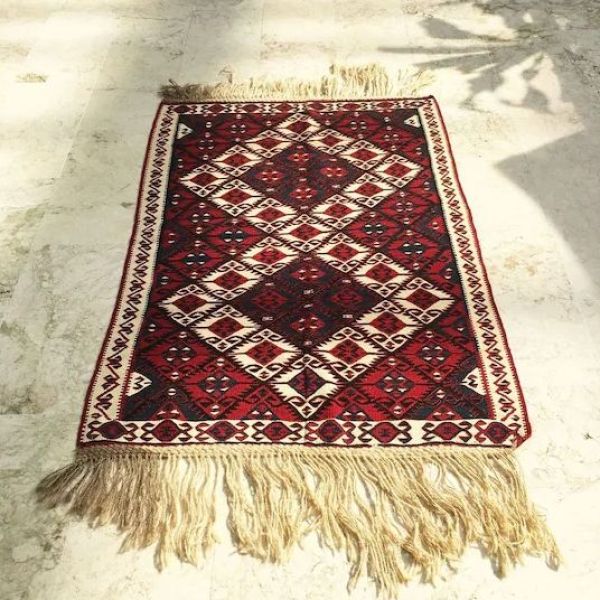 Halı ve Kilim › Hediyelik Ne Alınır | Merkez | Hakkâri